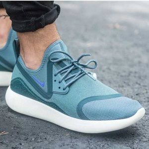 Nike Lunarcharge Essential Running Shoes